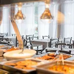 Hotel C-hotels International 3*