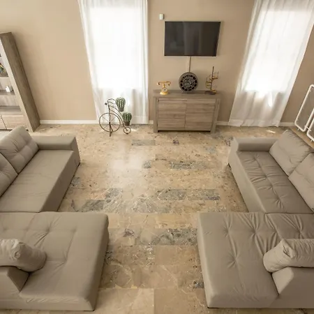 C-hotels International Szálloda