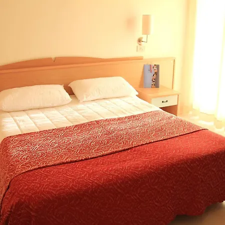 Hotel C-hotels International 3*