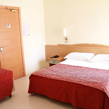 Hotel C-hotels International 3*