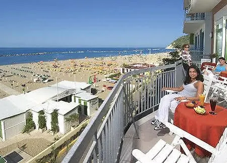 Szálloda C-hotels International Cattolica